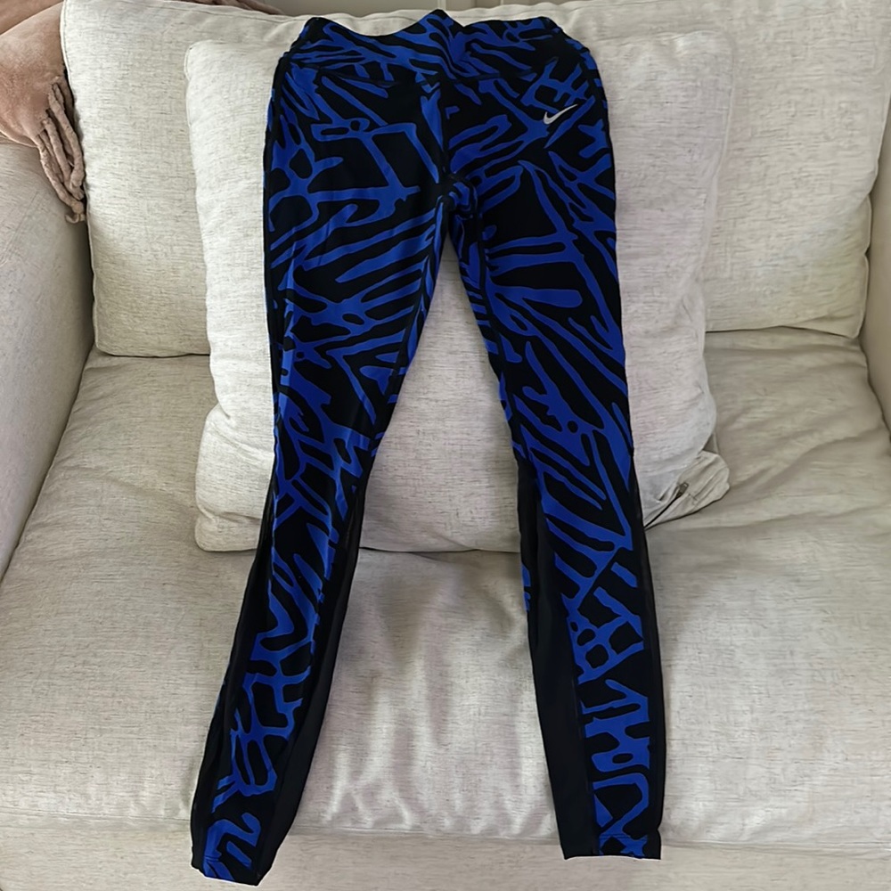 Women’s Nike dri-fit workout leggings size S